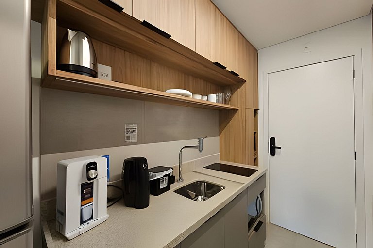 Studio novo e equipado no Anália Franco