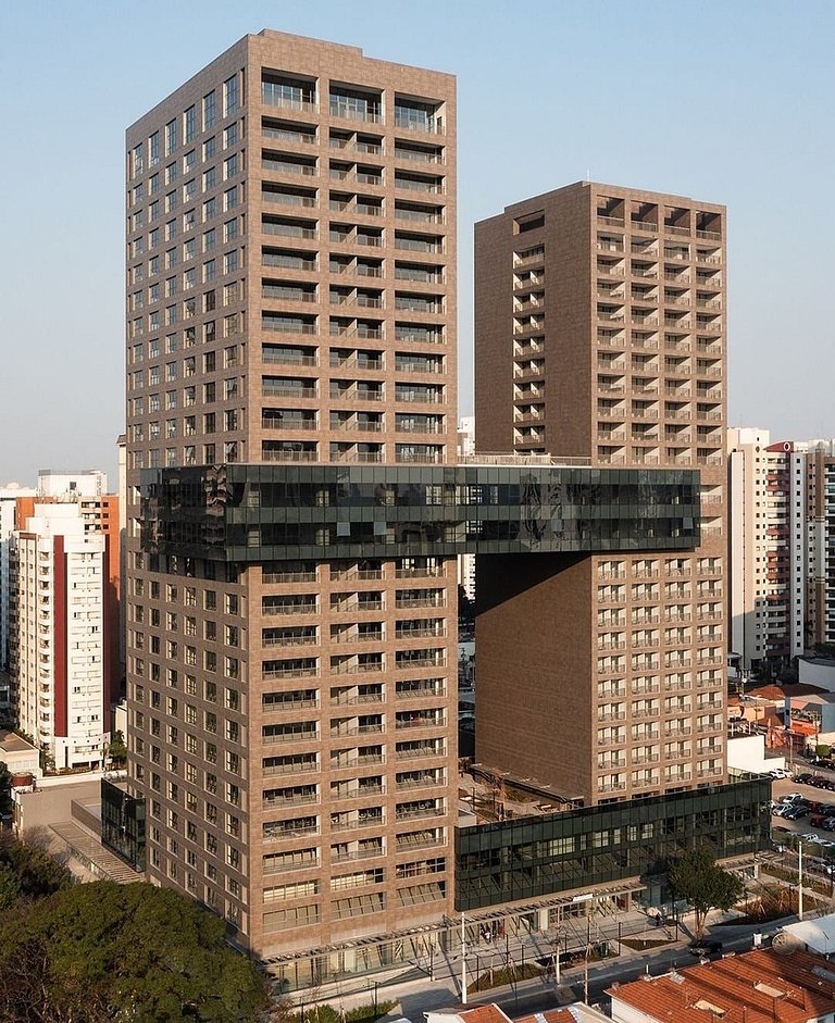 Studio novo e equipado no Anália Franco