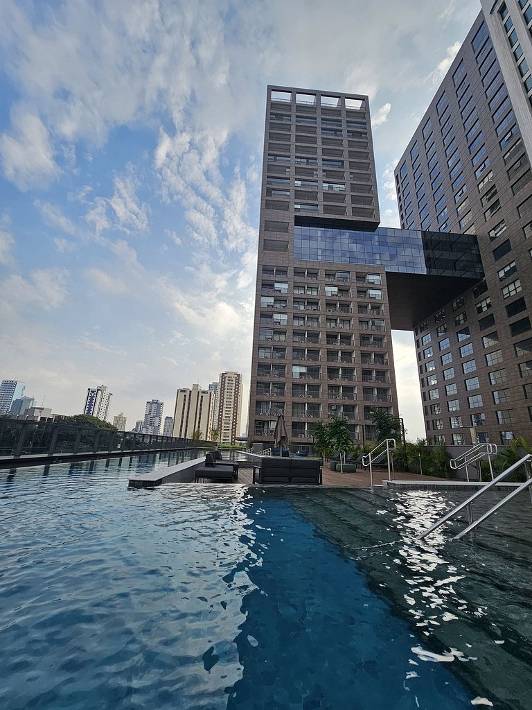 Studio novo e moderno em um edifício exclusivo