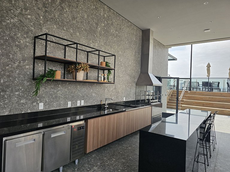 Belo studio com garagem no Anália Franco