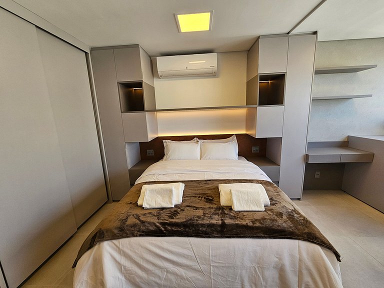 Studio completo, ao lado do metrô Tatuapé