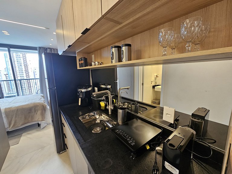 Studio Tatuapé a poucos passos do Metrô.