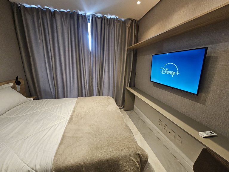 Studio Tatuapé a poucos passos do Metrô.