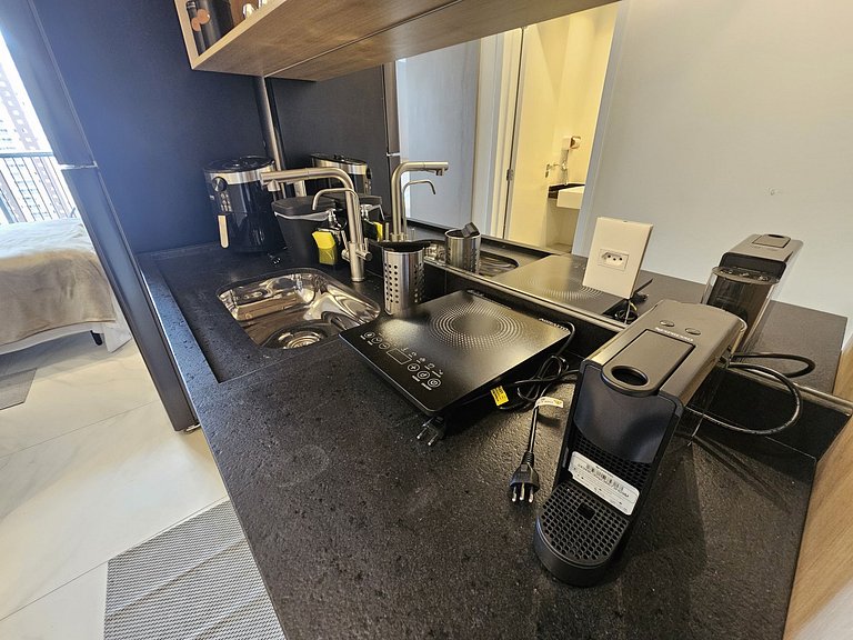 Studio Tatuapé a poucos passos do Metrô.