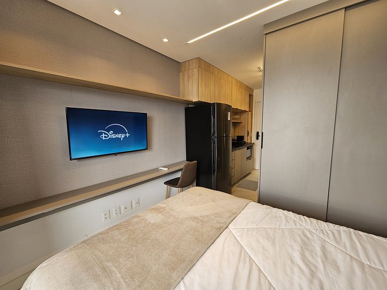 Studio Tatuapé a poucos passos do Metrô.