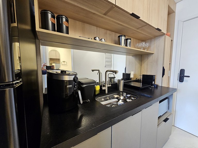 Studio Tatuapé a poucos passos do Metrô.