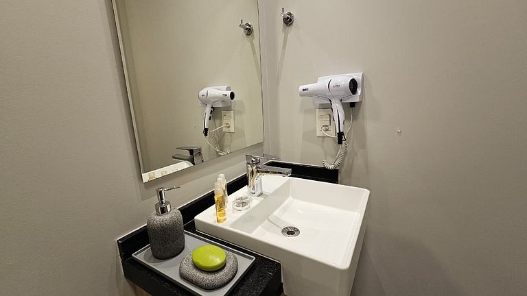 Studio novo e moderno em um edifício exclusivo