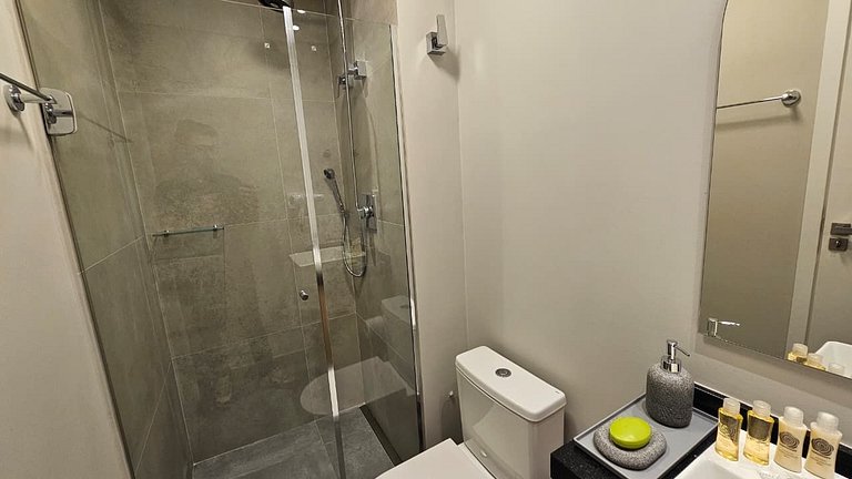 Studio novo e moderno em um edifício exclusivo