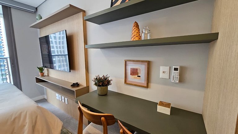 Studio novo e moderno em um edifício exclusivo