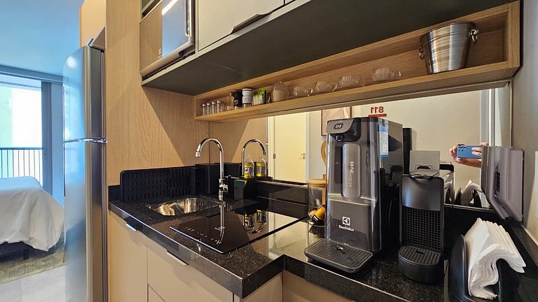 Studio novo e moderno em um edifício exclusivo