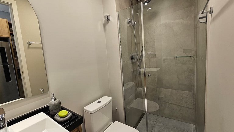 Studio novo e moderno em um edifício exclusivo