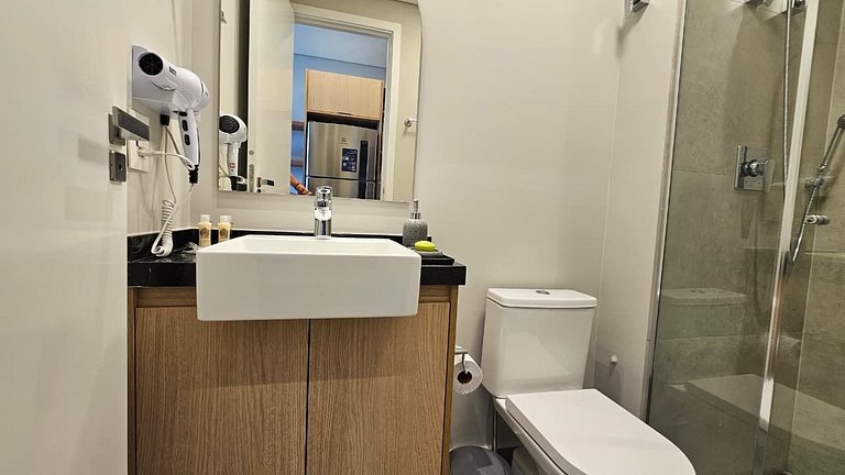 Studio novo e moderno em um edifício exclusivo