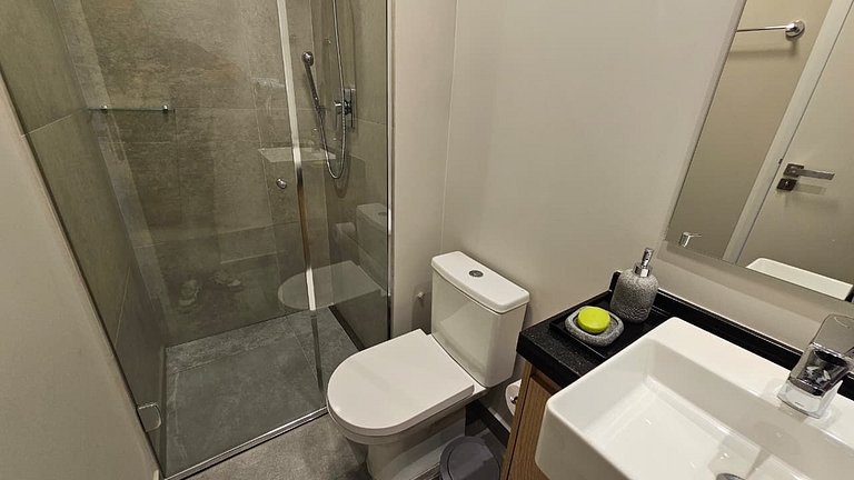 Studio novo e moderno em um edifício exclusivo