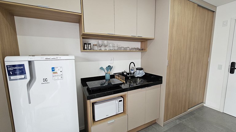 Belo studio próximo ao Hospital S. Luiz