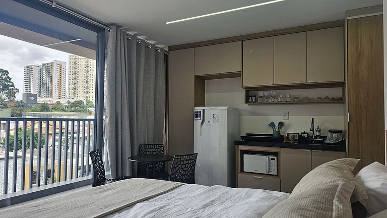 Belo studio próximo ao Hospital S. Luiz